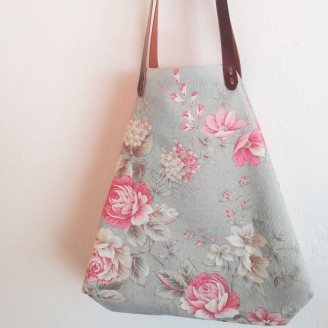 Bolso castaña de flores azul